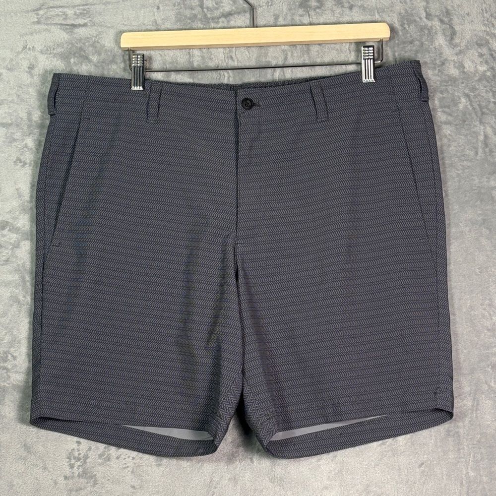 PGA Tour Gray Pattern Golf Shorts Elastic Waistband in Back Size 38